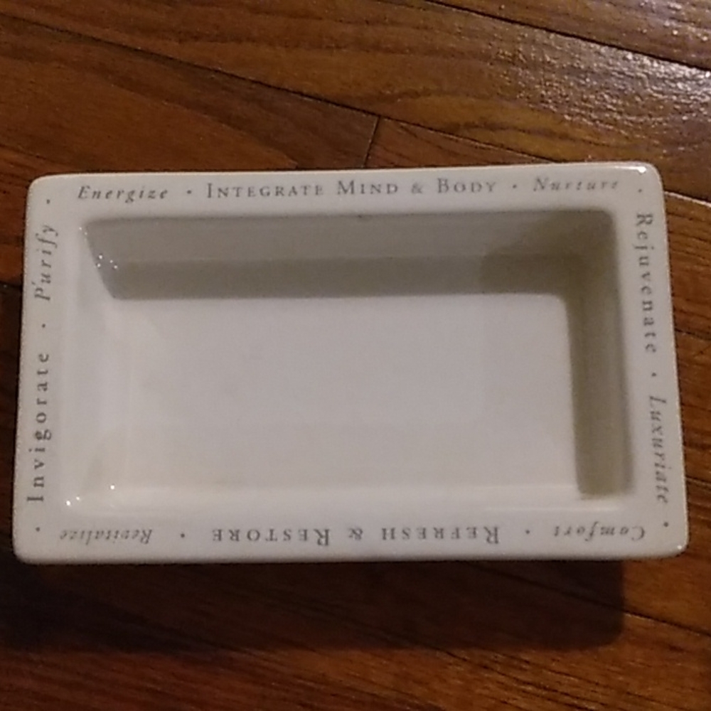 Bath and Bodyworks dish